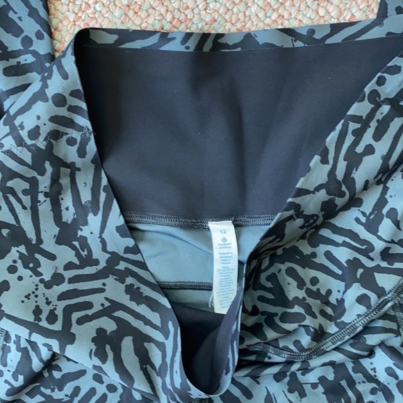 Lululemon cropped leggings - Picture 3 of 3